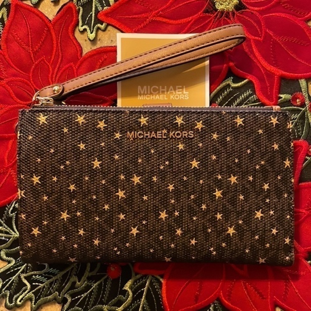 Brand New Michael Kors Phone Case Wristlet Zip Pockets Wallet Brown Gold Stars - Picture 15 of 15